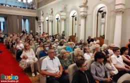 Zdjęcie przedstawia koncert laureatów Międzynarodowego Konkursu Pianistycznego w Busku-Zdroju