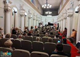 Zdjęcie przedstawia koncert laureatów Międzynarodowego Konkursu Pianistycznego w Busku-Zdroju
