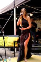 Izabela Szafrańska podczas koncertu w kompleksie #TężniaBusko
