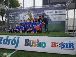 Na zdjęciu widoczni są piłkarze klubu Football Academy Busko-Zdrój podczas zeszłorocznej edycji turnieju