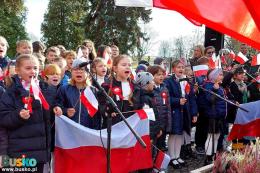 Uczestnicy obchodów Święta Niepodległości w Busku-Zdroju