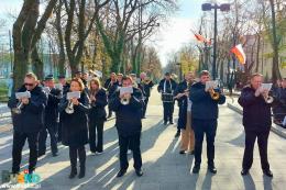 Uczestnicy obchodów Święta Niepodległości w Busku-Zdroju