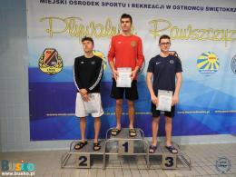 Uczestnicy Świętokrzyskiej Ligi Pływackiej