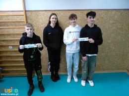 Uczestnicy Turnieju Piłkarzyków Stołowych 