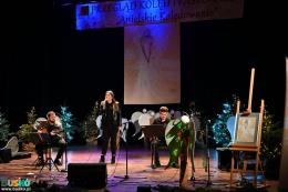 Uczestnicy Przeglądu Kolęd na scenie BSCK