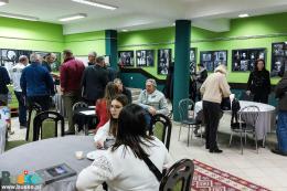 Uczestnicy wernisażu Przeglądu Ponidzie w klubie Stradivarius