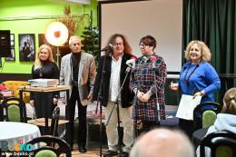 Uczestnicy wernisażu Przeglądu Ponidzie w klubie Stradivarius