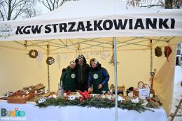 Jedno ze stoisk kiermaszu świątecznego na Placu Zwycięstwa