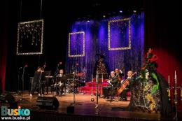 artyści na scenie BSCK  podczas Gali Sylwestrowej