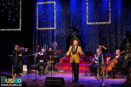 artyści na scenie BSCK  podczas Gali Sylwestrowej