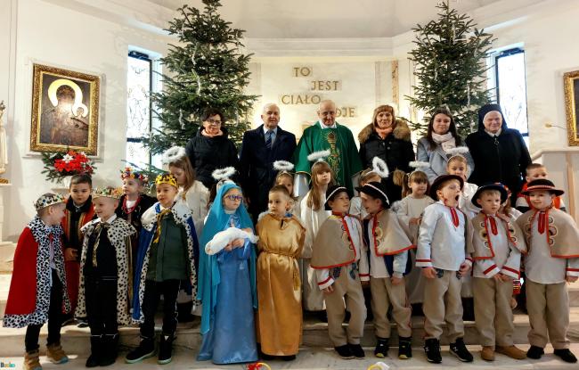 Jasełka z okzji Dnia Babci i Dziadka w Publicznym Przedszkolu Nr 3 w Busku-Zdroju