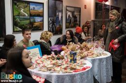 Stoiska ze smakołykami w holu BSCK