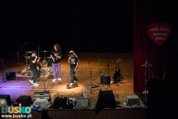 Na scenie zespół EXA