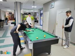 Mecz bilardowy przyszłego zwycięzcy grupy młodzieżowej