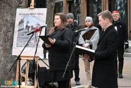 Trwa część artystyczna - przy mikrofonach Justyna Durnaś i Michał Jewiarz