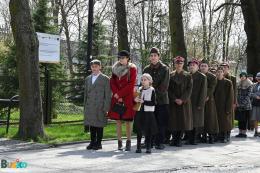 Uczestnicy Marszu Katyńskiego na al. Mickiewicza