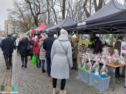 Stoiska podczas kiermaszu Bożonarodzeniowego
