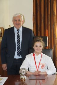 Natalia Paździor zdobywczyni tytułu MasterChef Junior z wizytą u Burmistrza