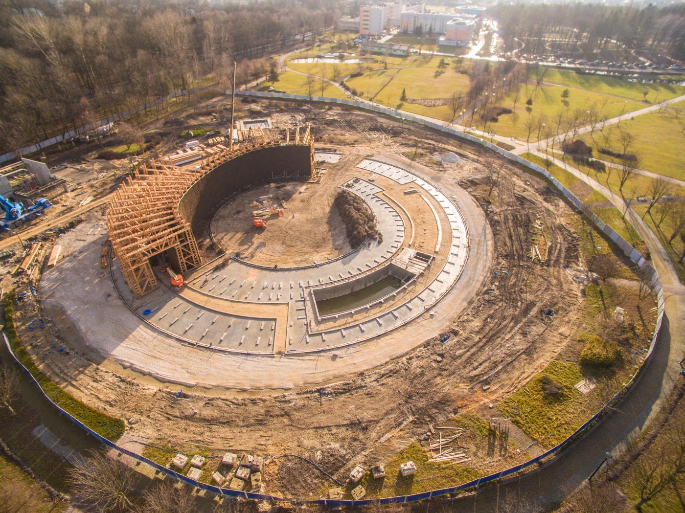 Budowa kompleksu urządzeń uzdrowiskowych (tężnia, pijalnia wód, oranżeria)