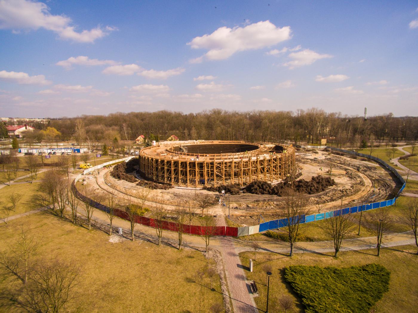 Budowa kompleksu urządzeń uzdrowiskowych (tężnia, pijalnia wód, oranżeria)