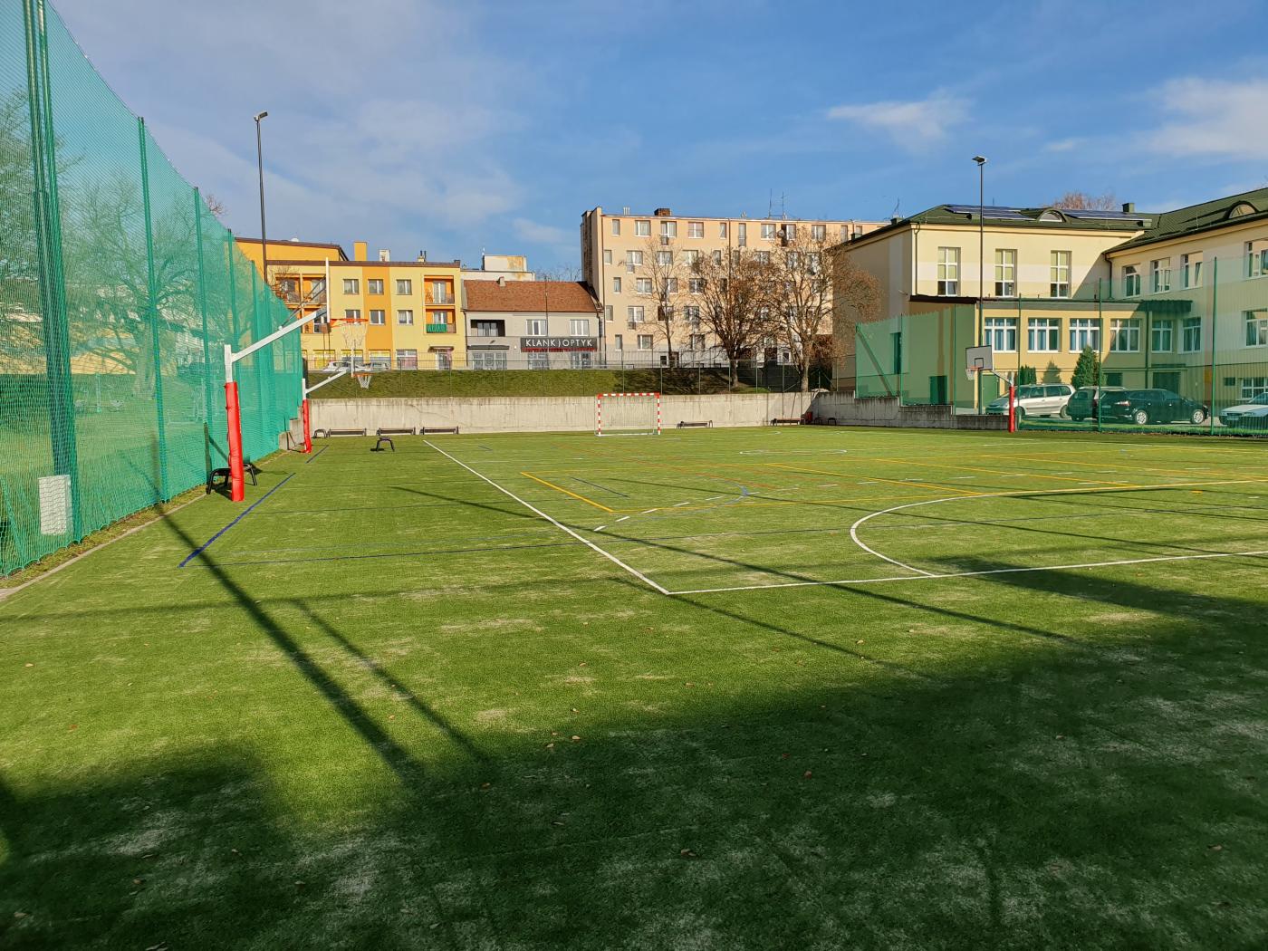 Przebudowa infrastruktury sportowej i doposażenie pracowni dydaktycznych w Publicznej Szkole Podstawowej Nr 1 w Busku-Zdroju