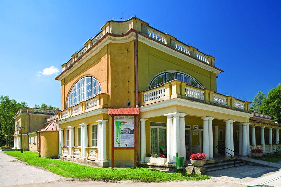 Szlak czerwony – Busko-Solec - 27km (rezerwat „Owczary”)