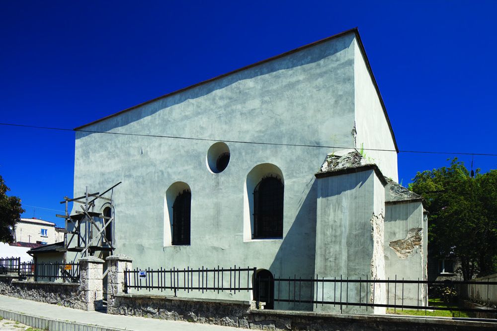 Szlak niebieski – Pińczów-Busko-Wiślica - 20km + 19km (pomnik przyrody „Sosna na szczudłach”)